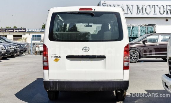 Gura Imported Toyota Hiace White Imodoka i Import - Dubai mu Uganda Gura Imported Toyota Hiace White Imodoka i Import - Dubai mu Uganda