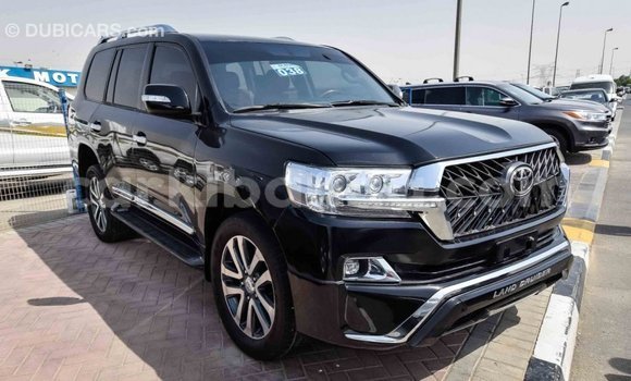 Acheter Import Voiture Toyota Land Cruiser Noir à Import - Dubai, Ouganda Acheter Import Voiture Toyota Land Cruiser Noir à Import - Dubai, Ouganda