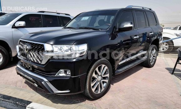 Acheter Import Voiture Toyota Land Cruiser Noir à Import - Dubai, Ouganda Acheter Import Voiture Toyota Land Cruiser Noir à Import - Dubai, Ouganda