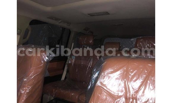 Nunua Imported Toyota Land Cruiser Nyeusi Gari ndani ya Import - Dubai nchini Uganda Nunua Imported Toyota Land Cruiser Nyeusi Gari ndani ya Import - Dubai nchini Uganda
