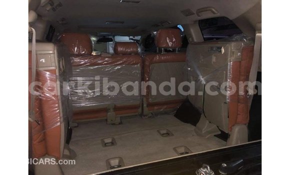 Nunua Imported Toyota Land Cruiser Nyeusi Gari ndani ya Import - Dubai nchini Uganda Nunua Imported Toyota Land Cruiser Nyeusi Gari ndani ya Import - Dubai nchini Uganda