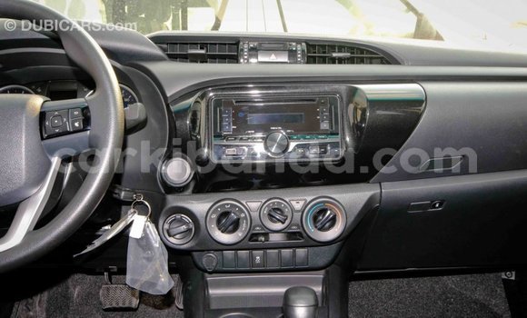 Nunua Imported Toyota Hilux Nyingine Gari ndani ya Import - Dubai nchini Uganda Nunua Imported Toyota Hilux Nyingine Gari ndani ya Import - Dubai nchini Uganda