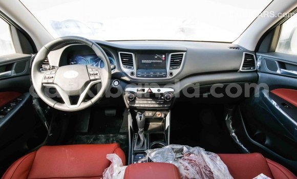 Gura Imported Hyundai Tucson White Imodoka i Import - Dubai mu Uganda Gura Imported Hyundai Tucson White Imodoka i Import - Dubai mu Uganda