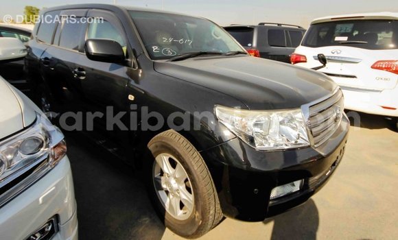 Nunua Imported Toyota Land Cruiser Nyeusi Gari ndani ya Import - Dubai nchini Uganda Nunua Imported Toyota Land Cruiser Nyeusi Gari ndani ya Import - Dubai nchini Uganda