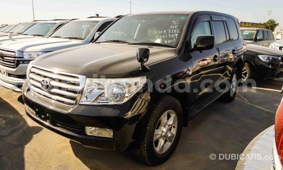 Nunua Imported Toyota Land Cruiser Nyeusi Gari ndani ya Import - Dubai nchini Uganda Nunua Imported Toyota Land Cruiser Nyeusi Gari ndani ya Import - Dubai nchini Uganda