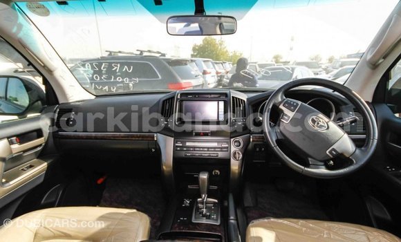 Nunua Imported Toyota Land Cruiser Nyeusi Gari ndani ya Import - Dubai nchini Uganda Nunua Imported Toyota Land Cruiser Nyeusi Gari ndani ya Import - Dubai nchini Uganda