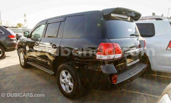 Nunua Imported Toyota Land Cruiser Nyeusi Gari ndani ya Import - Dubai nchini Uganda Nunua Imported Toyota Land Cruiser Nyeusi Gari ndani ya Import - Dubai nchini Uganda