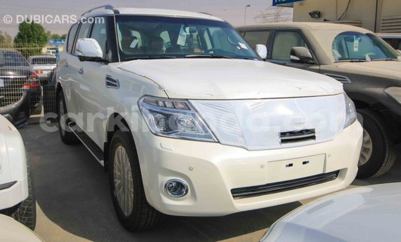 Nunua Imported Nissan Patrol Nyeupe Gari ndani ya Import - Dubai nchini Uganda Nunua Imported Nissan Patrol Nyeupe Gari ndani ya Import - Dubai nchini Uganda