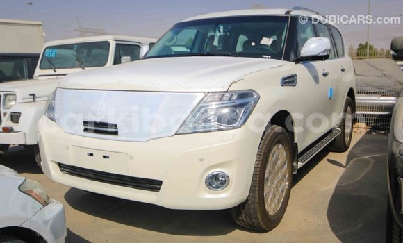 Nunua Imported Nissan Patrol Nyeupe Gari ndani ya Import - Dubai nchini Uganda Nunua Imported Nissan Patrol Nyeupe Gari ndani ya Import - Dubai nchini Uganda
