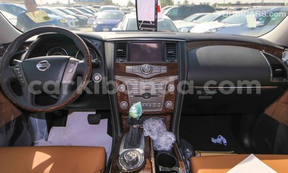Nunua Imported Nissan Patrol Nyeupe Gari ndani ya Import - Dubai nchini Uganda Nunua Imported Nissan Patrol Nyeupe Gari ndani ya Import - Dubai nchini Uganda