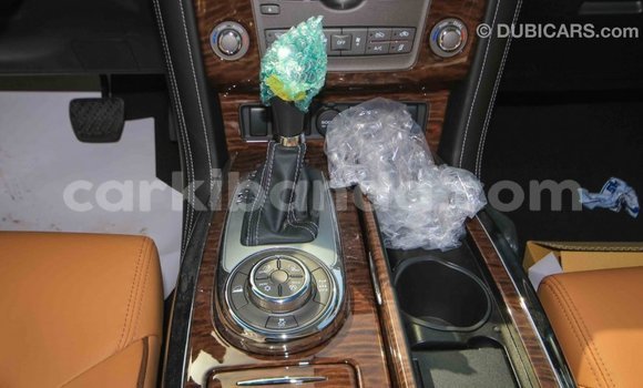 Nunua Imported Nissan Patrol Nyeupe Gari ndani ya Import - Dubai nchini Uganda Nunua Imported Nissan Patrol Nyeupe Gari ndani ya Import - Dubai nchini Uganda