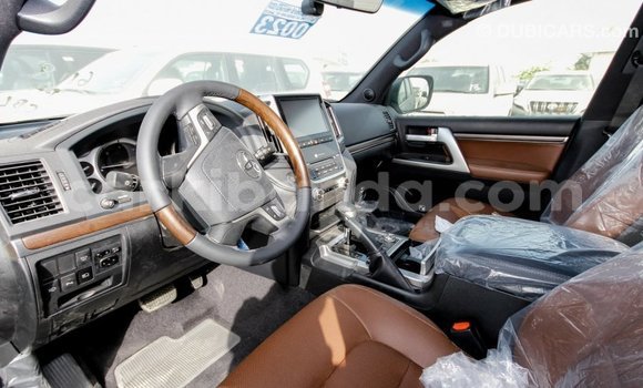 Nunua Imported Toyota Land Cruiser Nyeusi Gari ndani ya Import - Dubai nchini Uganda Nunua Imported Toyota Land Cruiser Nyeusi Gari ndani ya Import - Dubai nchini Uganda
