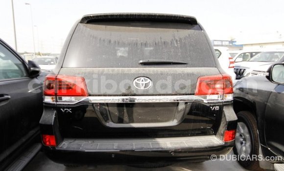 Nunua Imported Toyota Land Cruiser Nyeusi Gari ndani ya Import - Dubai nchini Uganda Nunua Imported Toyota Land Cruiser Nyeusi Gari ndani ya Import - Dubai nchini Uganda