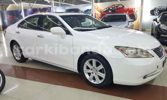 Buy Import Lexus ES White Car in Import - Dubai in Uganda Buy Import Lexus ES White Car in Import - Dubai in Uganda