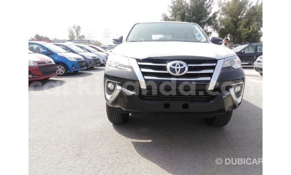 Gura Imported Toyota Fortuner Black Imodoka i Import - Dubai mu Uganda Gura Imported Toyota Fortuner Black Imodoka i Import - Dubai mu Uganda