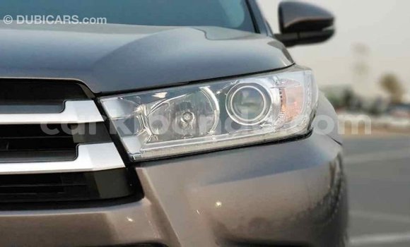 Nunua Imported Toyota Highlander Nyingine Gari ndani ya Import - Dubai nchini Uganda Nunua Imported Toyota Highlander Nyingine Gari ndani ya Import - Dubai nchini Uganda