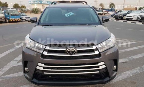 Nunua Imported Toyota Highlander Nyingine Gari ndani ya Import - Dubai nchini Uganda Nunua Imported Toyota Highlander Nyingine Gari ndani ya Import - Dubai nchini Uganda