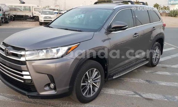 Nunua Imported Toyota Highlander Nyingine Gari ndani ya Import - Dubai nchini Uganda Nunua Imported Toyota Highlander Nyingine Gari ndani ya Import - Dubai nchini Uganda