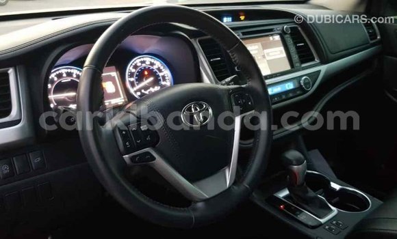Nunua Imported Toyota Highlander Nyingine Gari ndani ya Import - Dubai nchini Uganda Nunua Imported Toyota Highlander Nyingine Gari ndani ya Import - Dubai nchini Uganda