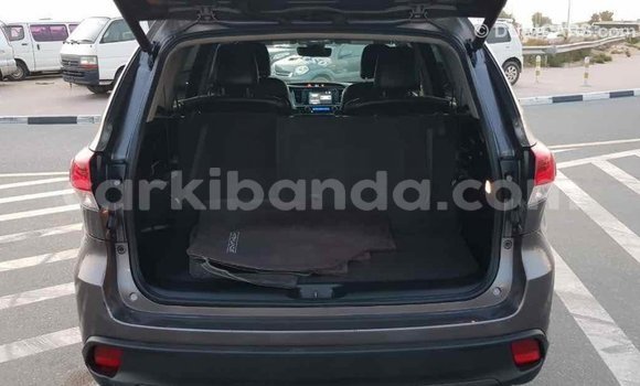 Nunua Imported Toyota Highlander Nyingine Gari ndani ya Import - Dubai nchini Uganda Nunua Imported Toyota Highlander Nyingine Gari ndani ya Import - Dubai nchini Uganda