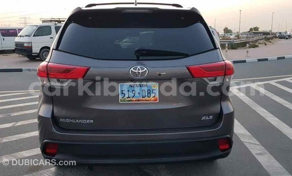 Nunua Imported Toyota Highlander Nyingine Gari ndani ya Import - Dubai nchini Uganda Nunua Imported Toyota Highlander Nyingine Gari ndani ya Import - Dubai nchini Uganda