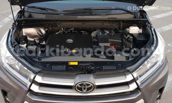 Nunua Imported Toyota Highlander Nyingine Gari ndani ya Import - Dubai nchini Uganda Nunua Imported Toyota Highlander Nyingine Gari ndani ya Import - Dubai nchini Uganda
