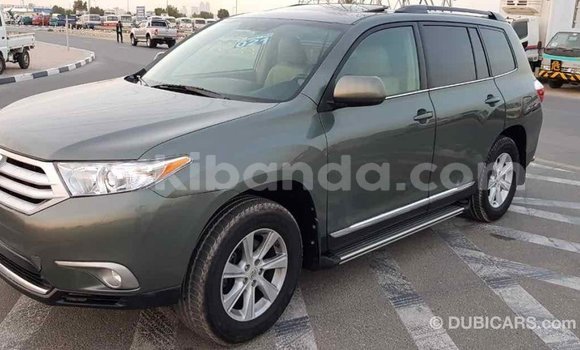Buy Import Toyota Highlander Green Car in Import - Dubai in Uganda Buy Import Toyota Highlander Green Car in Import - Dubai in Uganda