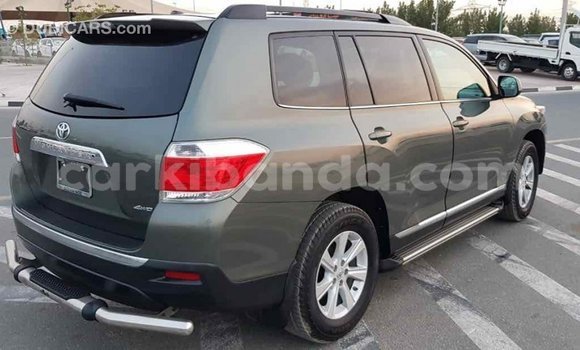 Buy Import Toyota Highlander Green Car in Import - Dubai in Uganda Buy Import Toyota Highlander Green Car in Import - Dubai in Uganda