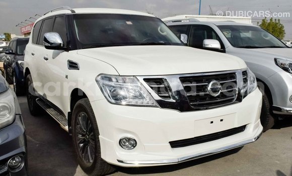 Acheter Import Voiture Nissan Patrol Blanc à Import - Dubai, Ouganda Acheter Import Voiture Nissan Patrol Blanc à Import - Dubai, Ouganda