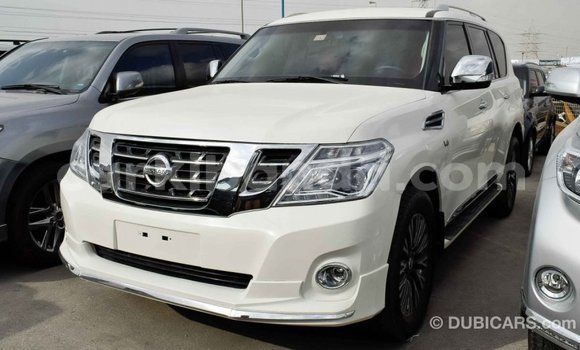 Acheter Import Voiture Nissan Patrol Blanc à Import - Dubai, Ouganda Acheter Import Voiture Nissan Patrol Blanc à Import - Dubai, Ouganda