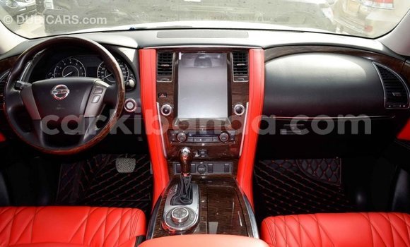 Acheter Import Voiture Nissan Patrol Blanc à Import - Dubai, Ouganda Acheter Import Voiture Nissan Patrol Blanc à Import - Dubai, Ouganda