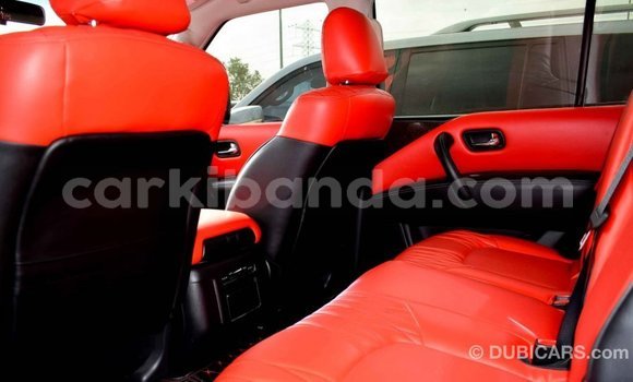 Acheter Import Voiture Nissan Patrol Blanc à Import - Dubai, Ouganda Acheter Import Voiture Nissan Patrol Blanc à Import - Dubai, Ouganda