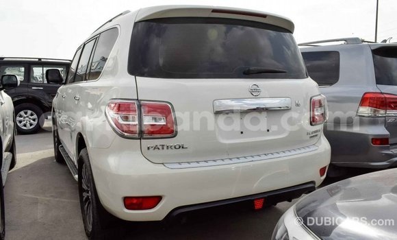 Acheter Import Voiture Nissan Patrol Blanc à Import - Dubai, Ouganda Acheter Import Voiture Nissan Patrol Blanc à Import - Dubai, Ouganda