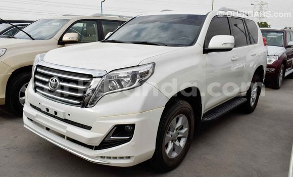 Nunua Imported Toyota Prado Nyeupe Gari ndani ya Import - Dubai nchini Uganda Nunua Imported Toyota Prado Nyeupe Gari ndani ya Import - Dubai nchini Uganda