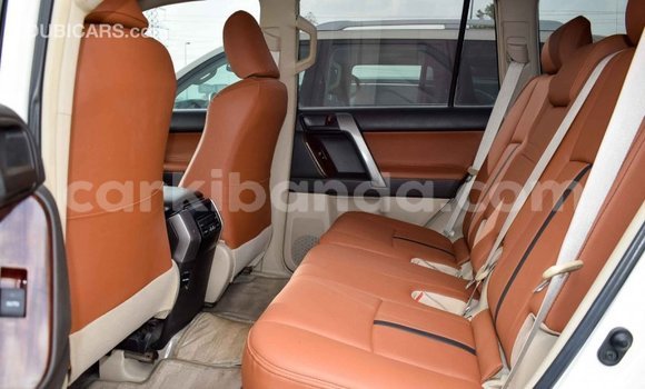 Nunua Imported Toyota Prado Nyeupe Gari ndani ya Import - Dubai nchini Uganda Nunua Imported Toyota Prado Nyeupe Gari ndani ya Import - Dubai nchini Uganda