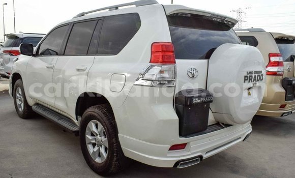 Nunua Imported Toyota Prado Nyeupe Gari ndani ya Import - Dubai nchini Uganda Nunua Imported Toyota Prado Nyeupe Gari ndani ya Import - Dubai nchini Uganda