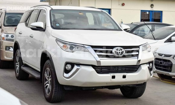 Gura Imported Toyota Fortuner White Imodoka i Import - Dubai mu Uganda Gura Imported Toyota Fortuner White Imodoka i Import - Dubai mu Uganda