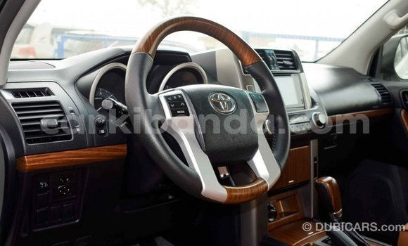 Nunua Imported Toyota Prado Nyeupe Gari ndani ya Import - Dubai nchini Uganda Nunua Imported Toyota Prado Nyeupe Gari ndani ya Import - Dubai nchini Uganda