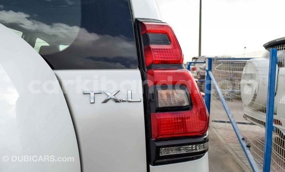 Nunua Imported Toyota Prado Nyeupe Gari ndani ya Import - Dubai nchini Uganda Nunua Imported Toyota Prado Nyeupe Gari ndani ya Import - Dubai nchini Uganda