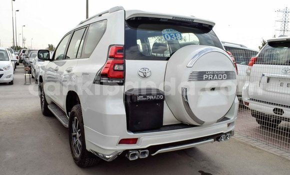 Nunua Imported Toyota Prado Nyeupe Gari ndani ya Import - Dubai nchini Uganda Nunua Imported Toyota Prado Nyeupe Gari ndani ya Import - Dubai nchini Uganda