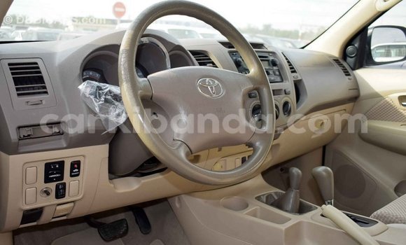 Nunua Imported Toyota Fortuner Nyeupe Gari ndani ya Import - Dubai nchini Uganda Nunua Imported Toyota Fortuner Nyeupe Gari ndani ya Import - Dubai nchini Uganda