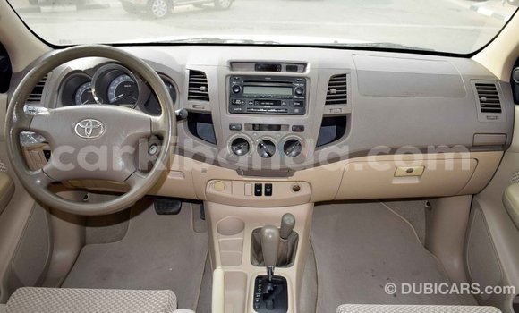 Nunua Imported Toyota Fortuner Nyeupe Gari ndani ya Import - Dubai nchini Uganda Nunua Imported Toyota Fortuner Nyeupe Gari ndani ya Import - Dubai nchini Uganda