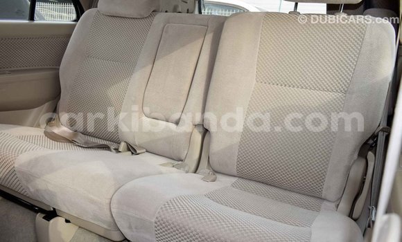 Nunua Imported Toyota Fortuner Nyeupe Gari ndani ya Import - Dubai nchini Uganda Nunua Imported Toyota Fortuner Nyeupe Gari ndani ya Import - Dubai nchini Uganda