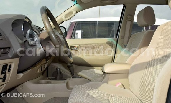 Nunua Imported Toyota Fortuner Nyeupe Gari ndani ya Import - Dubai nchini Uganda Nunua Imported Toyota Fortuner Nyeupe Gari ndani ya Import - Dubai nchini Uganda