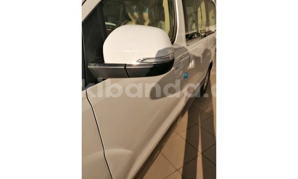 Buy Import Hyundai Chorus White Truck in Import - Dubai in Uganda