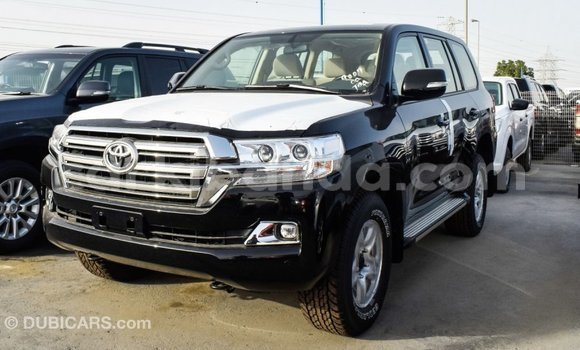 Nunua Imported Toyota Land Cruiser Nyeusi Gari ndani ya Import - Dubai nchini Uganda Nunua Imported Toyota Land Cruiser Nyeusi Gari ndani ya Import - Dubai nchini Uganda