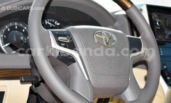 Nunua Imported Toyota Land Cruiser Nyeusi Gari ndani ya Import - Dubai nchini Uganda Nunua Imported Toyota Land Cruiser Nyeusi Gari ndani ya Import - Dubai nchini Uganda