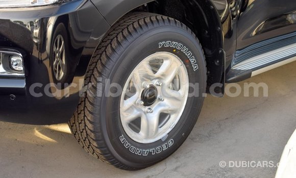 Nunua Imported Toyota Land Cruiser Nyeusi Gari ndani ya Import - Dubai nchini Uganda Nunua Imported Toyota Land Cruiser Nyeusi Gari ndani ya Import - Dubai nchini Uganda