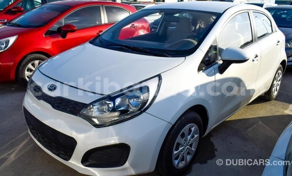 Acheter Import Voiture Kia Rio Blanc à Import - Dubai, Ouganda Acheter Import Voiture Kia Rio Blanc à Import - Dubai, Ouganda
