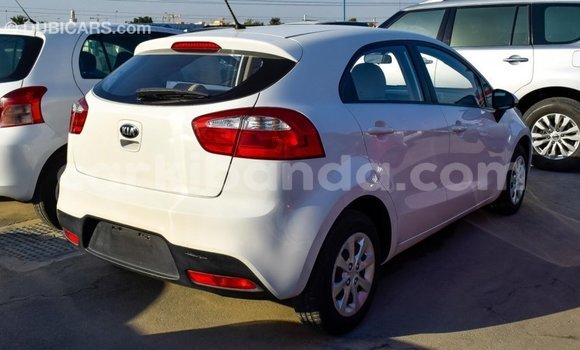 Acheter Import Voiture Kia Rio Blanc à Import - Dubai, Ouganda Acheter Import Voiture Kia Rio Blanc à Import - Dubai, Ouganda
